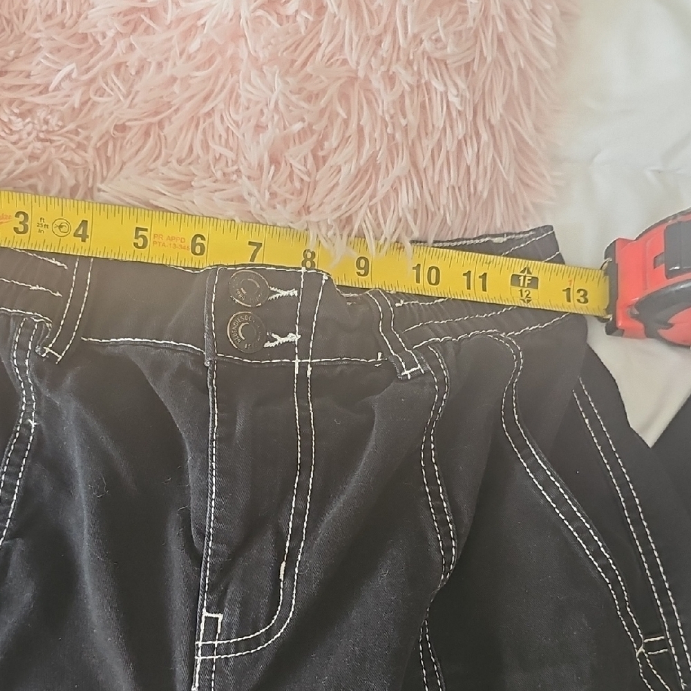 Black Contrast-Stitch Women's Cargo Jeans - Picture 3 of 7